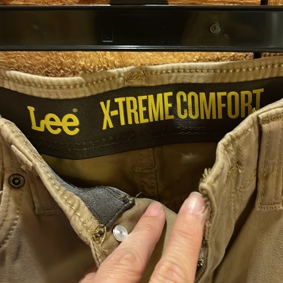 Lee Khaki pants - Picture 2 of 4